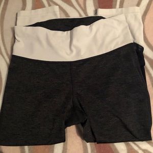 Black and White Cropped Leggings